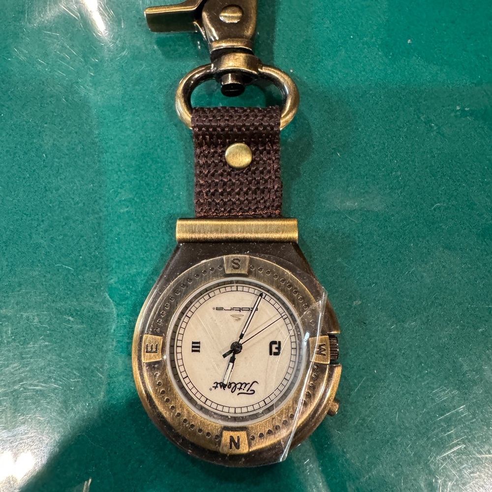 Vintage Style TitlestGolf Sport Advance Sportclip Watch Keychain with White Dial